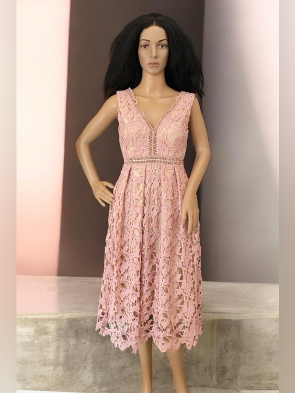 Romeo & Juliet Couture dusty pink lace v neck midi dress